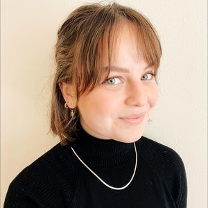 Meet your Posher, Julia